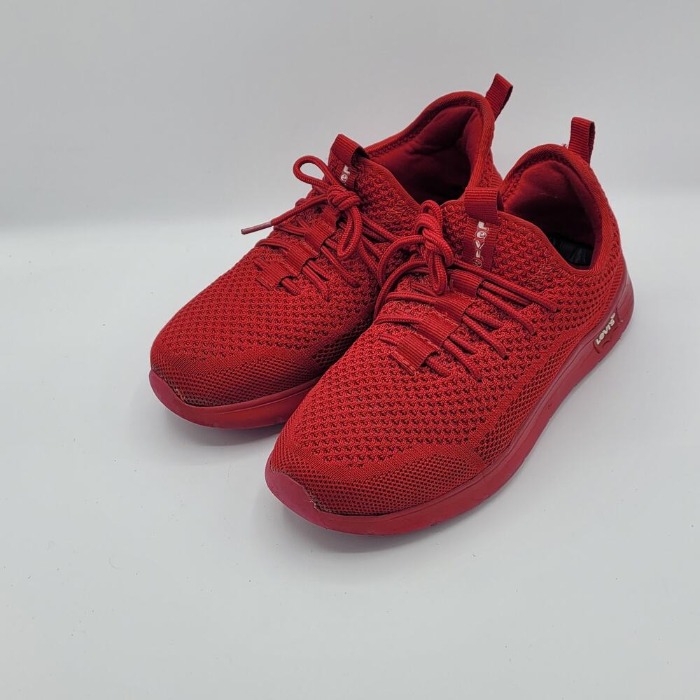 Levi's trip mesh red women's size 6